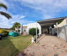 House for sale in Aston Bay