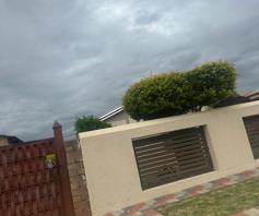 House for sale in Esselen Park