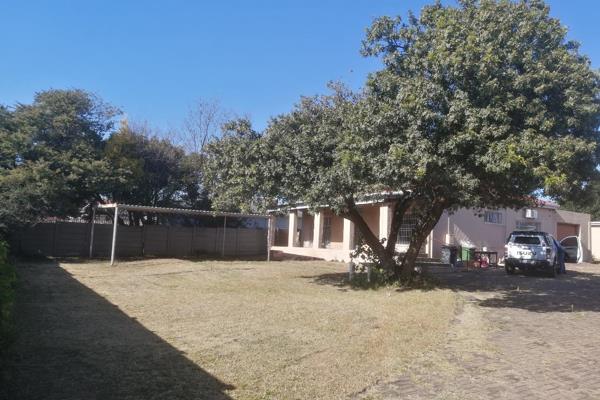 House/offices with storage FOR SALE. Situated on a large stand this office storage area ...