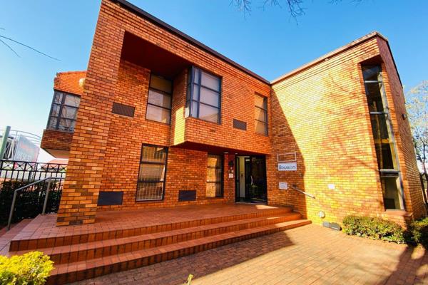 Beautiful office space that is fully fitted to a premium spec and is move in ready! Position your business in this well located, established and sought after office park in Centurion at an affordable rate! 

Wooden flooring ...