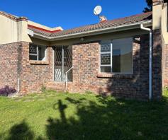 Townhouse for sale in Nahoon Valley