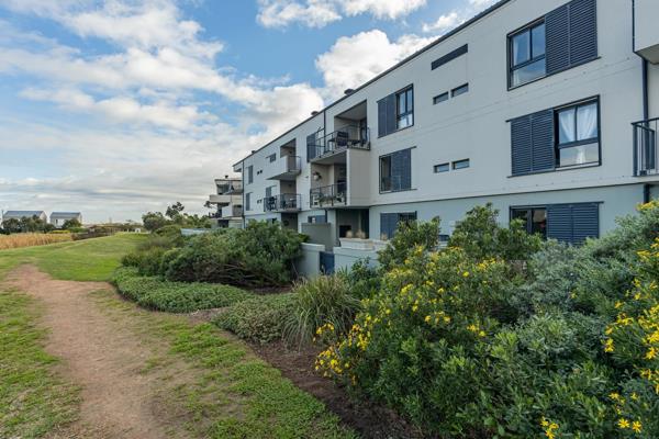 EXCLUSIVE SOLE MANDATE PRESENTED BY TEAM JUAN COMBRINCK

This top floor apartment is ...