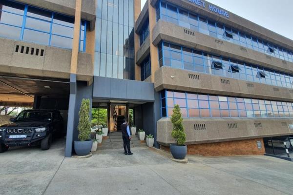 Prime A grade office space available in Edenvale situated in a secured park with 24 hour ...