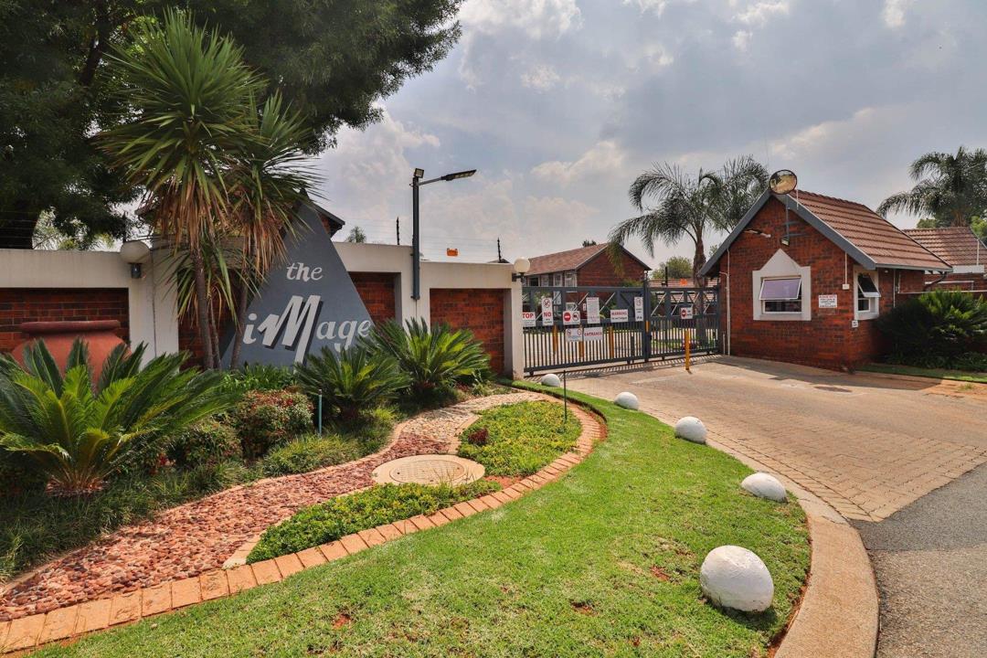 2 Bedroom Townhouse for sale in Glen Marais - 7 The Image 2, 4 Dann ...
