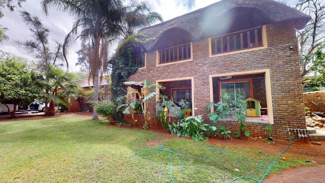 4 Bedroom House for sale in Die Rand - P24-111821896