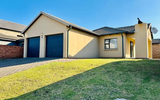 3 Bedroom House for sale in Clayville