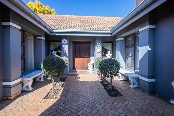 Dual mandate. 
Immaculate family home located in the sought-after Pecanwood Estate, offering stunning water views of the dam just a ...