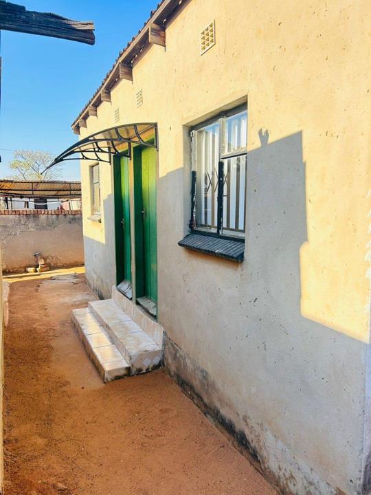 2 Bedroom House for sale in Ratanda - P24-116093263