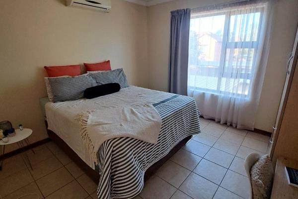 This is a lovely 2 Bedroom property to rent.

It offers:

1 bathroom

an open plan kitchen and living room area

It has a ...