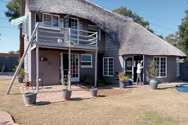 2 bed, 2 bath garden cottage for rent either furnished or unfurnished, available ...