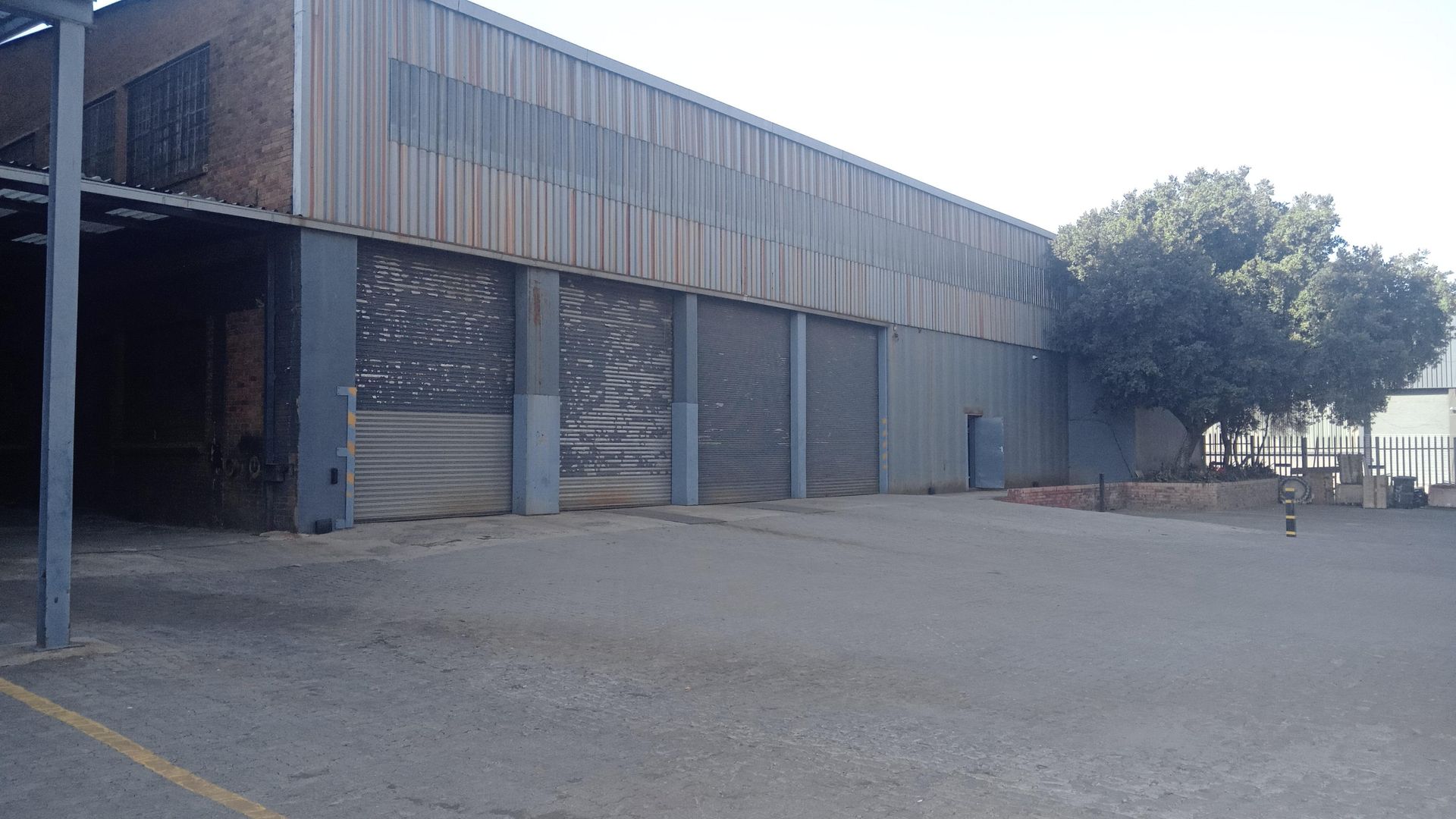 Industrial property to rent in Benrose - 1 Benrose Business Park, 84 ...