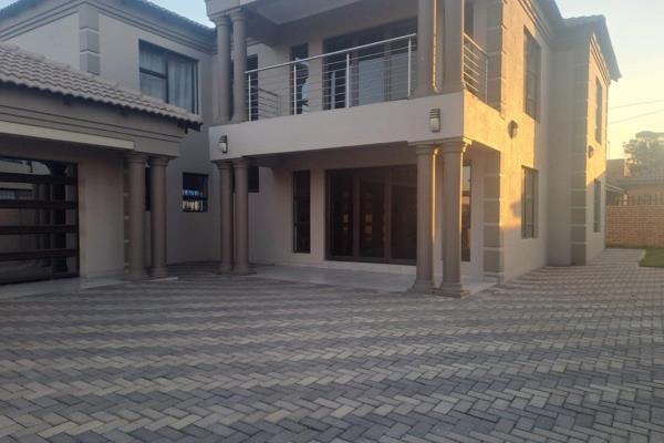This double storey house is well designed and spacious. 5 Bedrooms with 5 ensuite bathrooms. The main bedroom has a walk-in closet and ...
