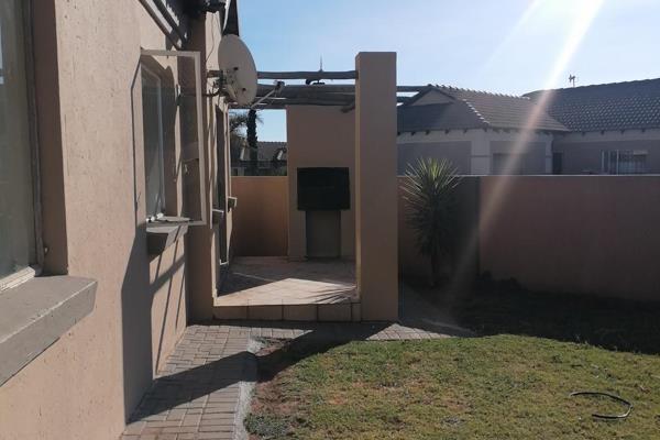 Newly renovated Townhouse to rent

Offers 3 spacious Bedrooms
2 Bathrooms
Open plan Living area, Kitchen with Dining area.
Double ...