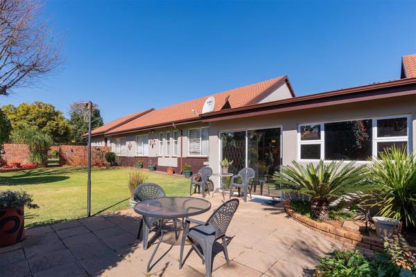 Spacious 3-Bedroom Townhouse with Entertainment Area in Norkem Park

**SOLE MANDATE** Contact the listing agent directly

Welcome to ...
