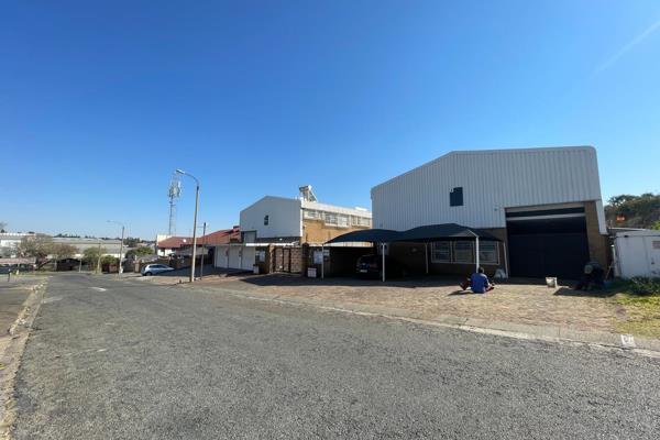 This immaculate mini industrial unit offers an exceptional opportunity for both ...