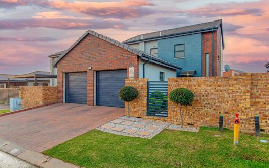 3 Bedroom House for sale in Lion Pride
