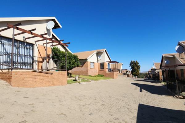 This stunning one-bedroom retirement village unit offers the ultimate in comfort and security. Nestled within a sought-after complex ...