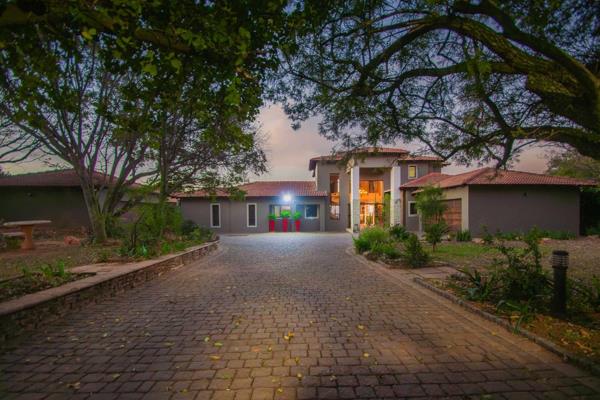 Elegant Design, Expansive Space, Exceptional Functionality!
Discover this stunning home ...