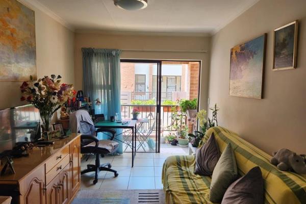 1 bedroom / 1 bathroom / Kitchen and living area / Balcony / Excellent condition /

Easy ...