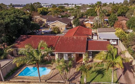 4 Bedroom House for sale in Woodlands