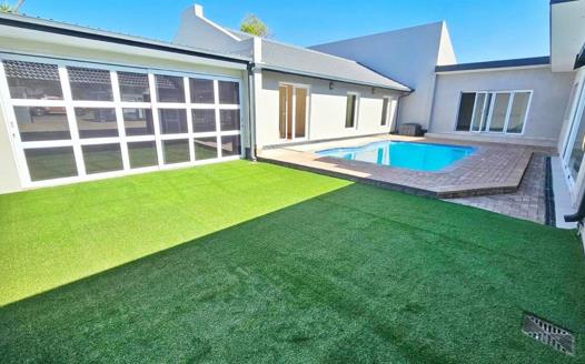 5 Bedroom House for sale in Wierda Park