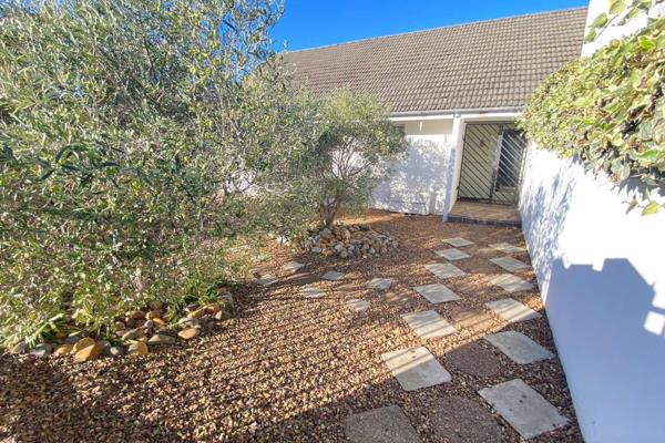 Lovely 3 bedroom home available to rent in the safe and sought after suburb of Courtrai ...