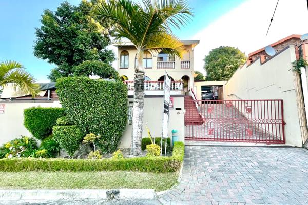 Elite Realty presents this beautiful family home that has fantastic opportunities for a large/extended family or an income generator ...