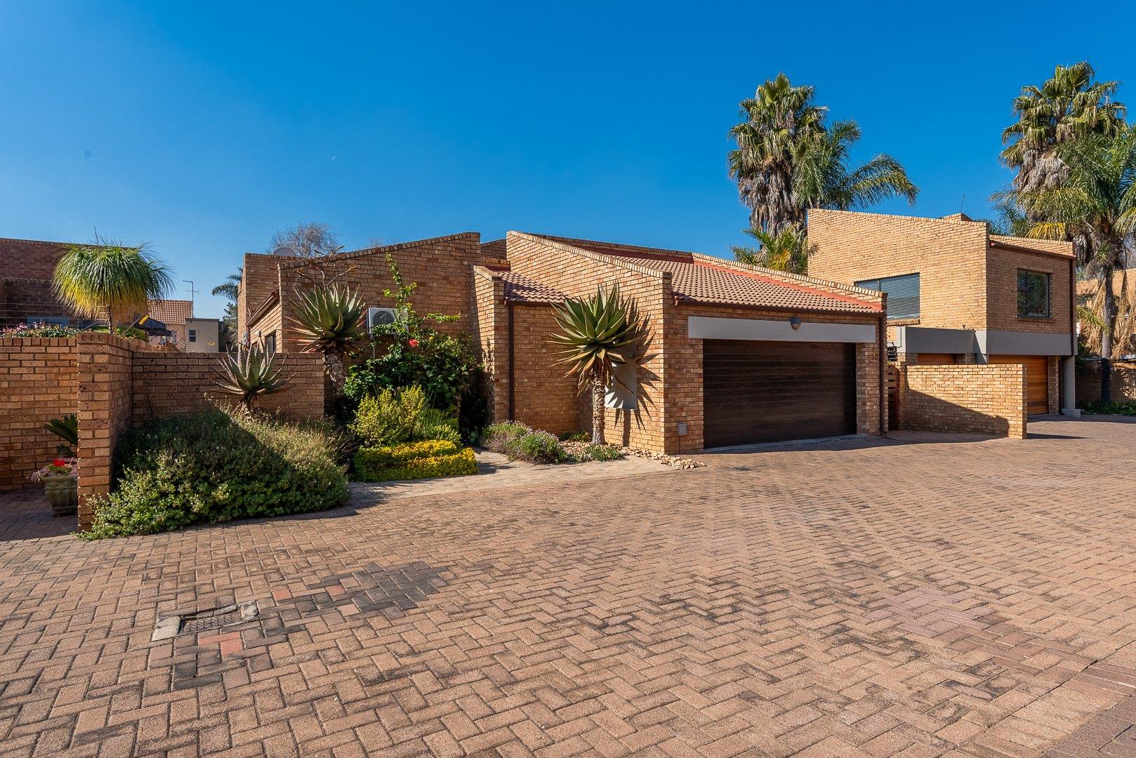 Property and houses for sale in Johannesburg : Johannesburg Property ...