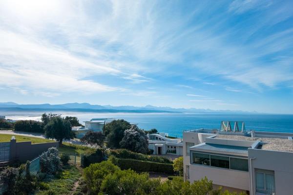 SOLE MANDATE 

Plettenberg Bay, South Africa – An unique opportunity has emerged for discerning buyers to acquire the last vacant ...