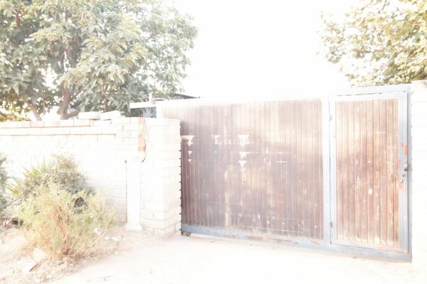 ?? Cozy 2-Bedroom House for Sale in Cosmo City – Ideal Family Home with Extra Income Potential!

This charming 2-bedroom home is ...