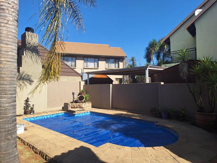 3 Bedroom House for sale in Dalview - P24-116551225