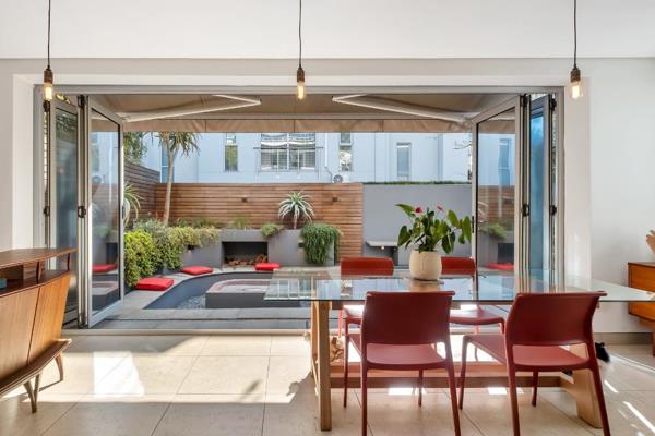 Bedroom Townhouse for sale in Bryanston P24-116160965