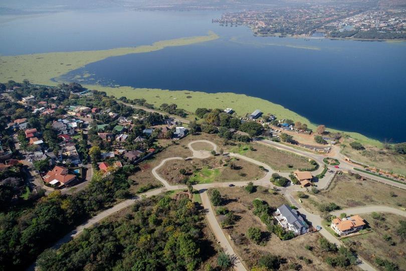 Vacant land / plot for sale in Falcon View Estate - 1 Simon Bekker ...