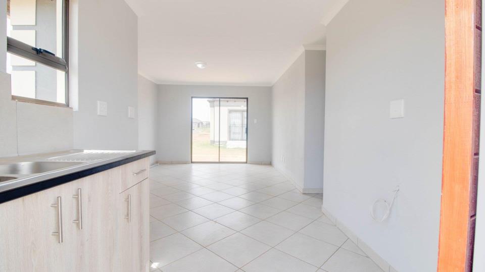 Listing number: P24-117680572, Image number: 2