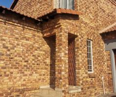 Townhouse for sale in Amberfield Manor