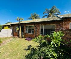 Townhouse for sale in Rooihuiskraal North