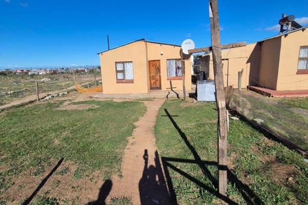 The house offers a living room, kitchen, and bathroom. It is fully fenced with a big yard — perfect for future extensions or extra ...
