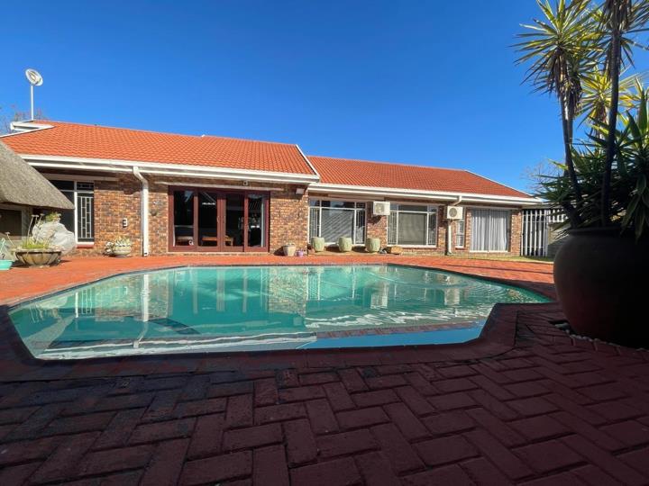 3 Bedroom House for sale in Falcon Ridge - P24-116176691