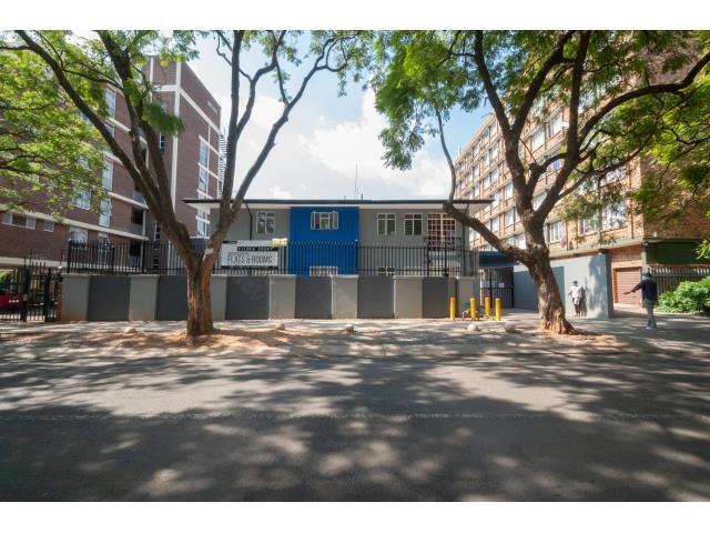 Listing number: P24-117538141, Image number: 2