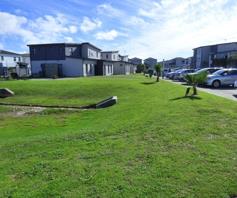 Apartment / Flat for sale in Parklands North