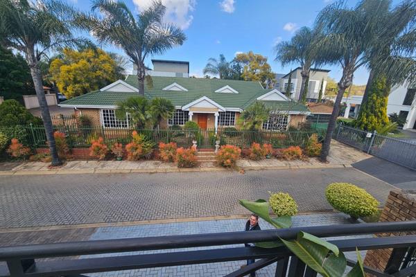 Deceased estate
Beautiful family home
located in this prestigious  estate with ...