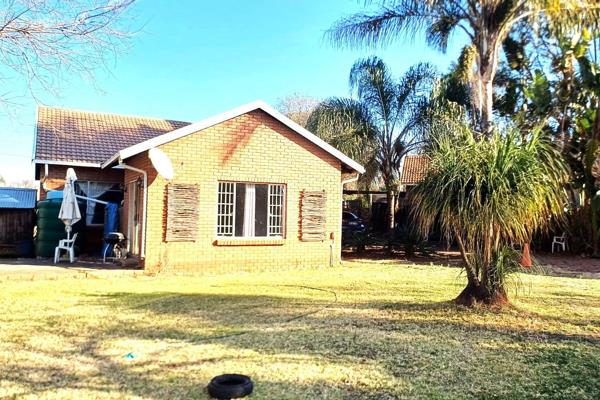 **2-Bedroom Freestanding Home to Let – Lyttelton Manor**

Available from 1 August, this charming and spacious 2-bedroom, 1-bathroom ...