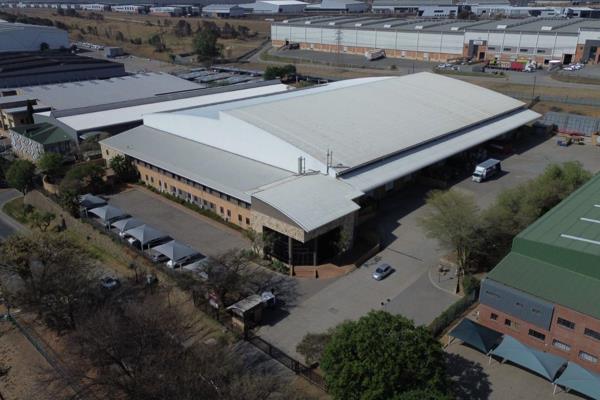 Own this exceptional industrial facility in the sought-after Linbro Business Park. Set on a generous stand with a large paved yard, the ...