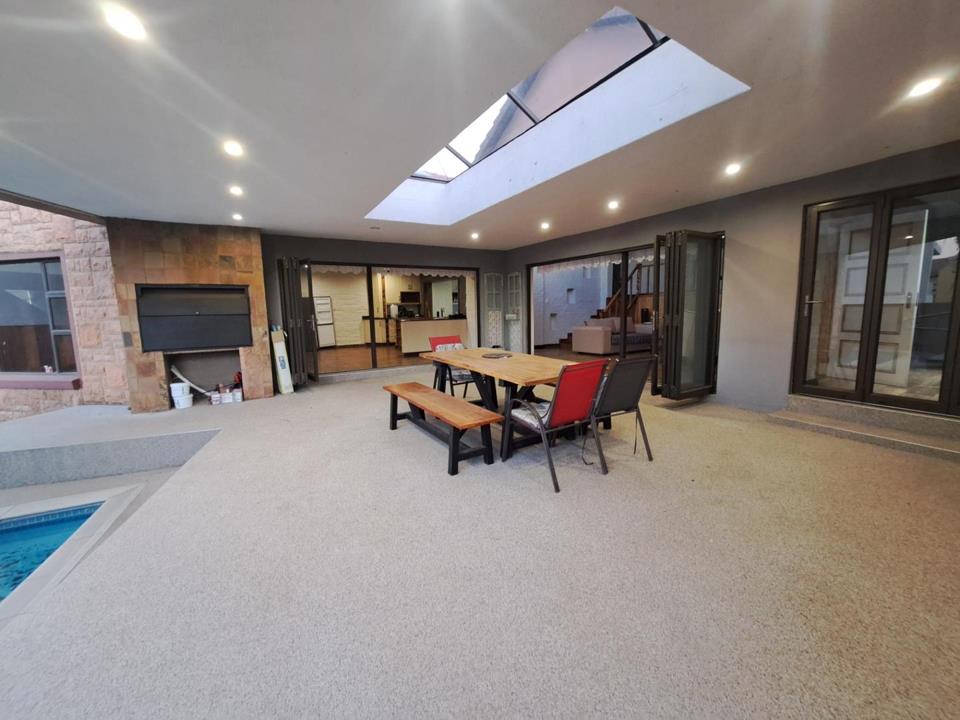 4 Bedroom House for sale in Stone Ridge - Stone Ridge Country Estate ...