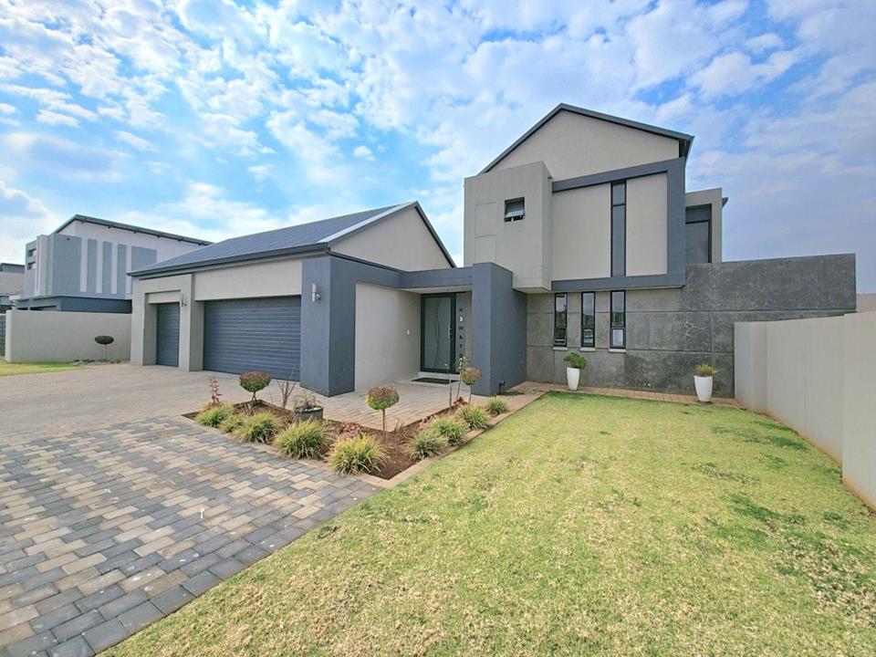 4 Bedroom House for sale in Midstream Meadows - P24-116222561