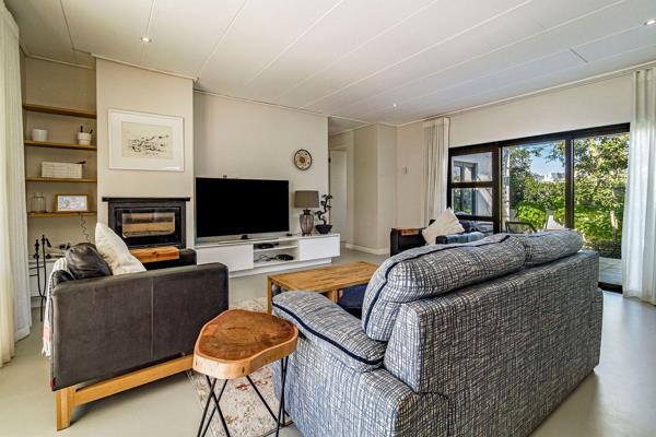 Welcome to this elegant and effortlessly stylish single-storey home, beautifully positioned on a landscaped corner stand in the sought-after Croydon Vineyard Estate. Designed to offer comfort, sophistication, and seamless indoor-outdoor living, this home is a true sanctuary ...
