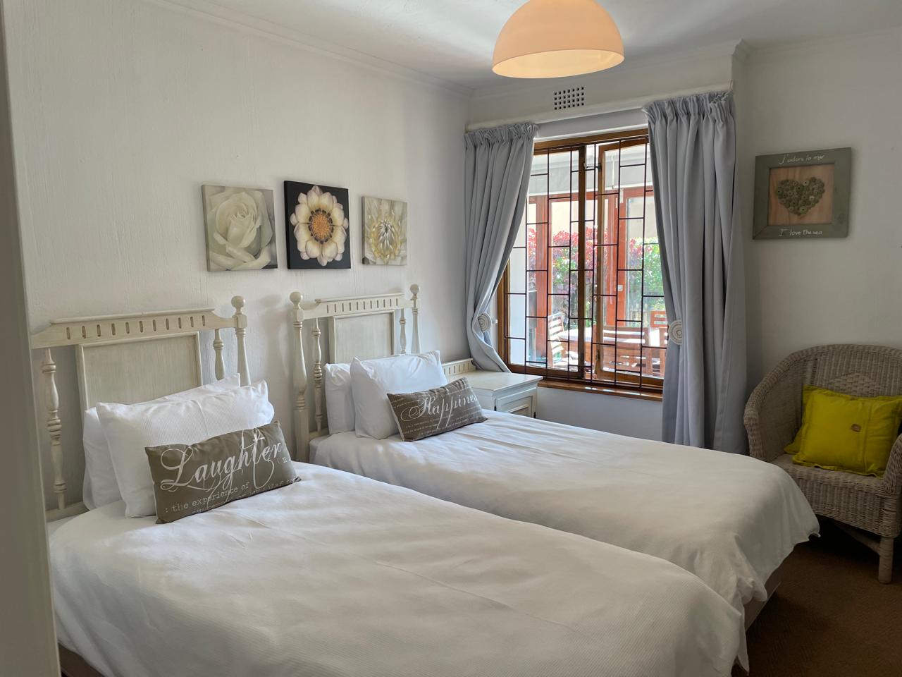 Photo of 4 Bedroom Townhouse to rent in Central Beach