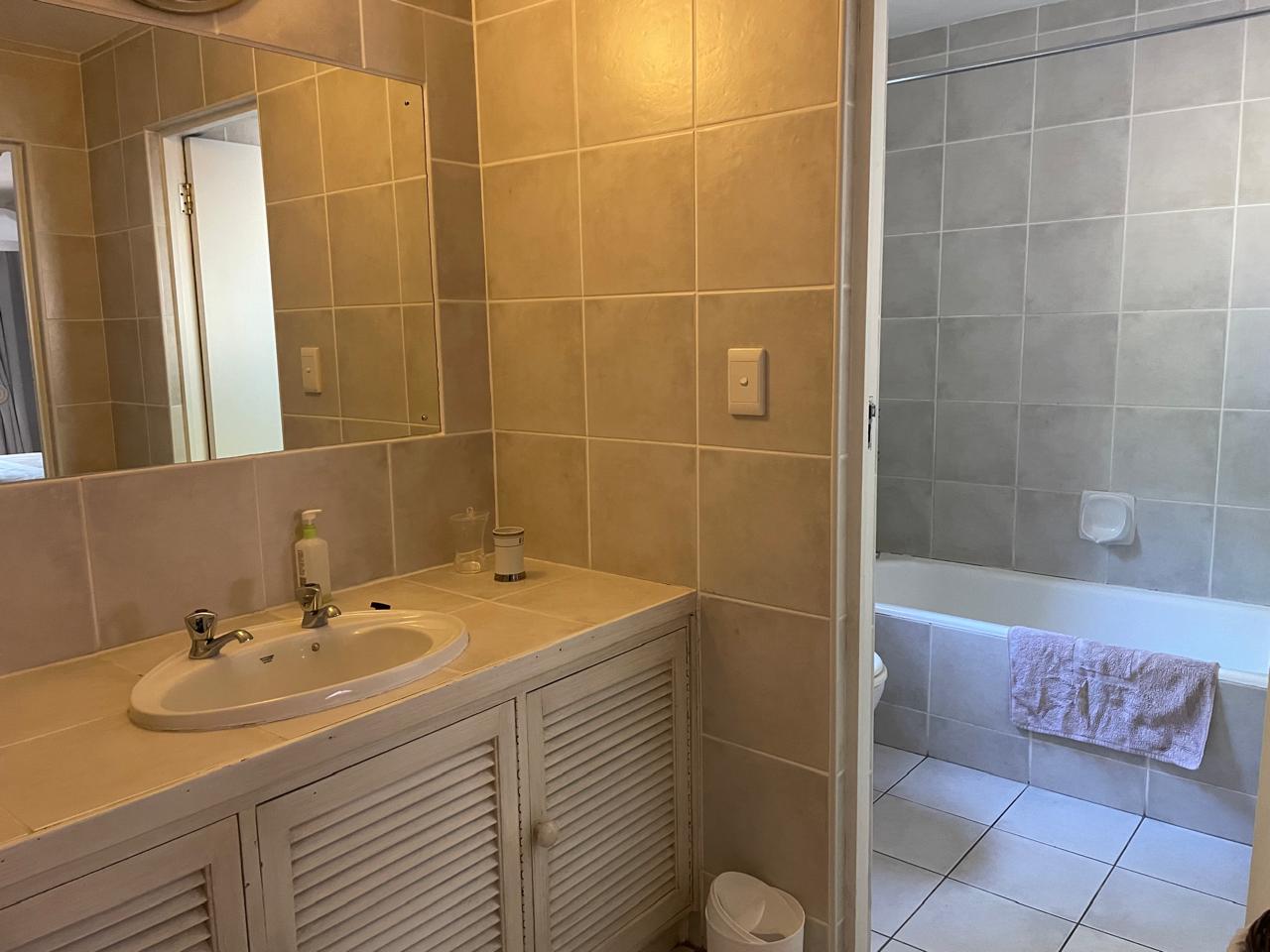 Photo of 4 Bedroom Townhouse to rent in Central Beach