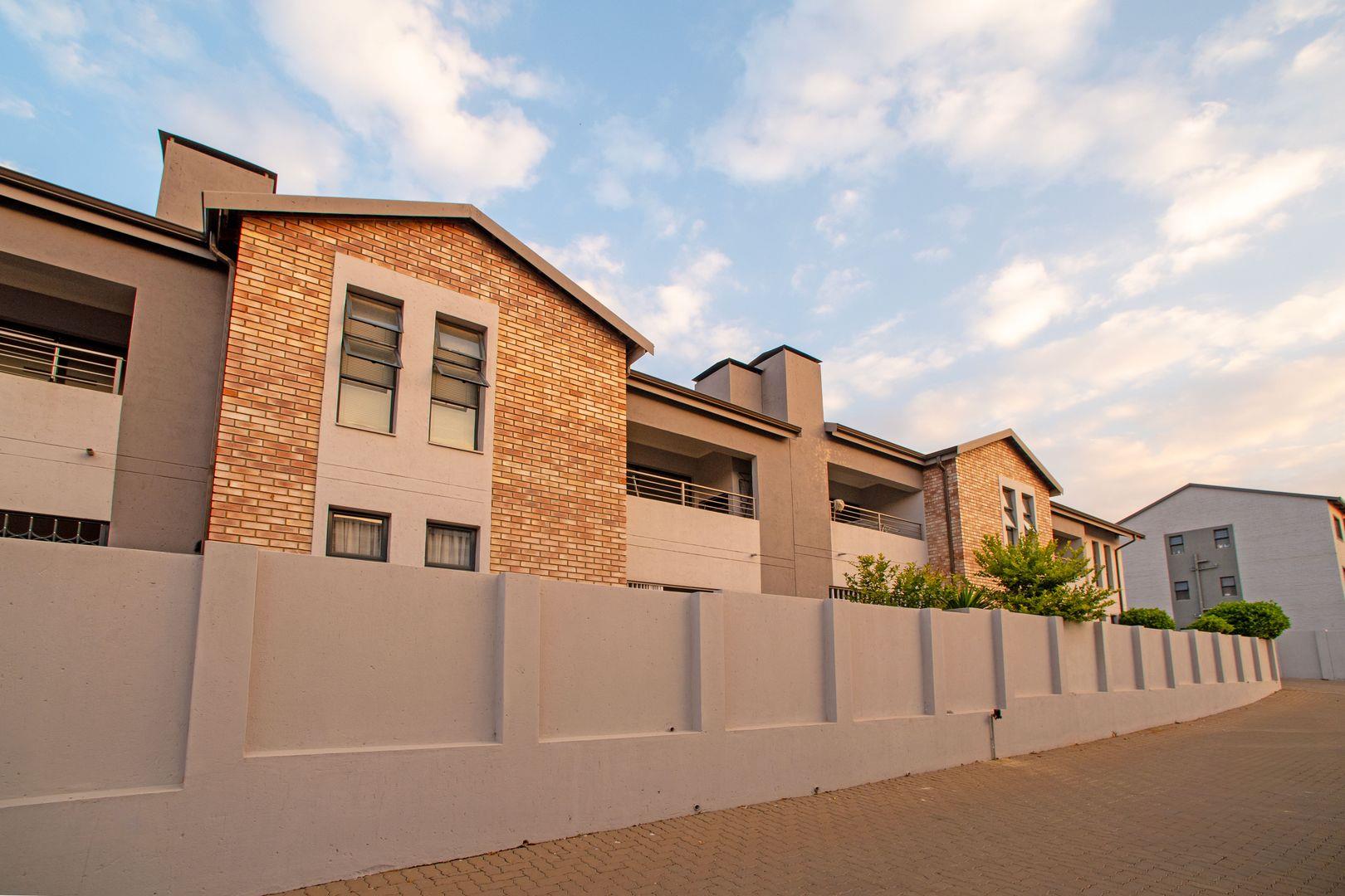 2 Bedroom Apartment / flat for sale in Rynfield - P24-116232639