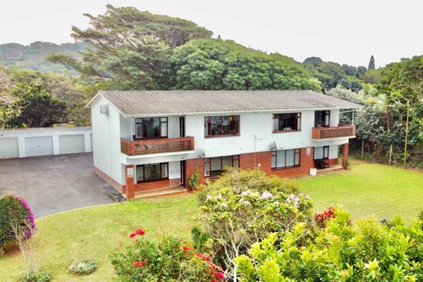 Located in the well-maintained Rojan Flats complex in the heart of Umtentweni, this ...